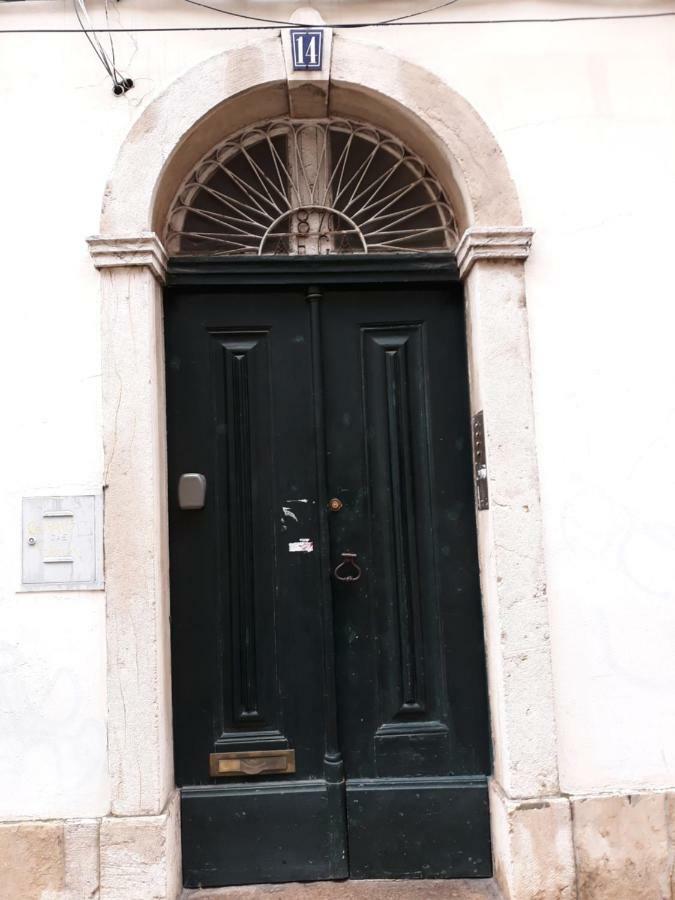 Charming Flat Lägenhet Lisboa Exteriör bild